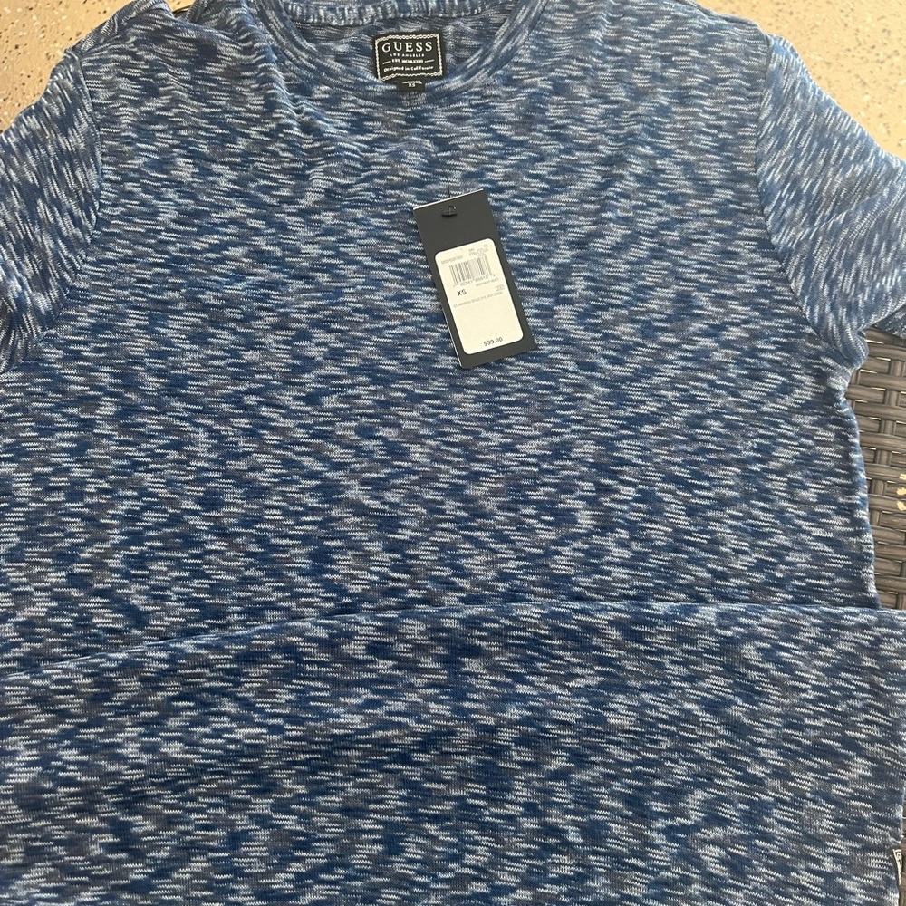 Guess - Picture 3 of 4